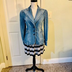 Jou Jou Women's Light Blue Denim Blazer Jacket. Small